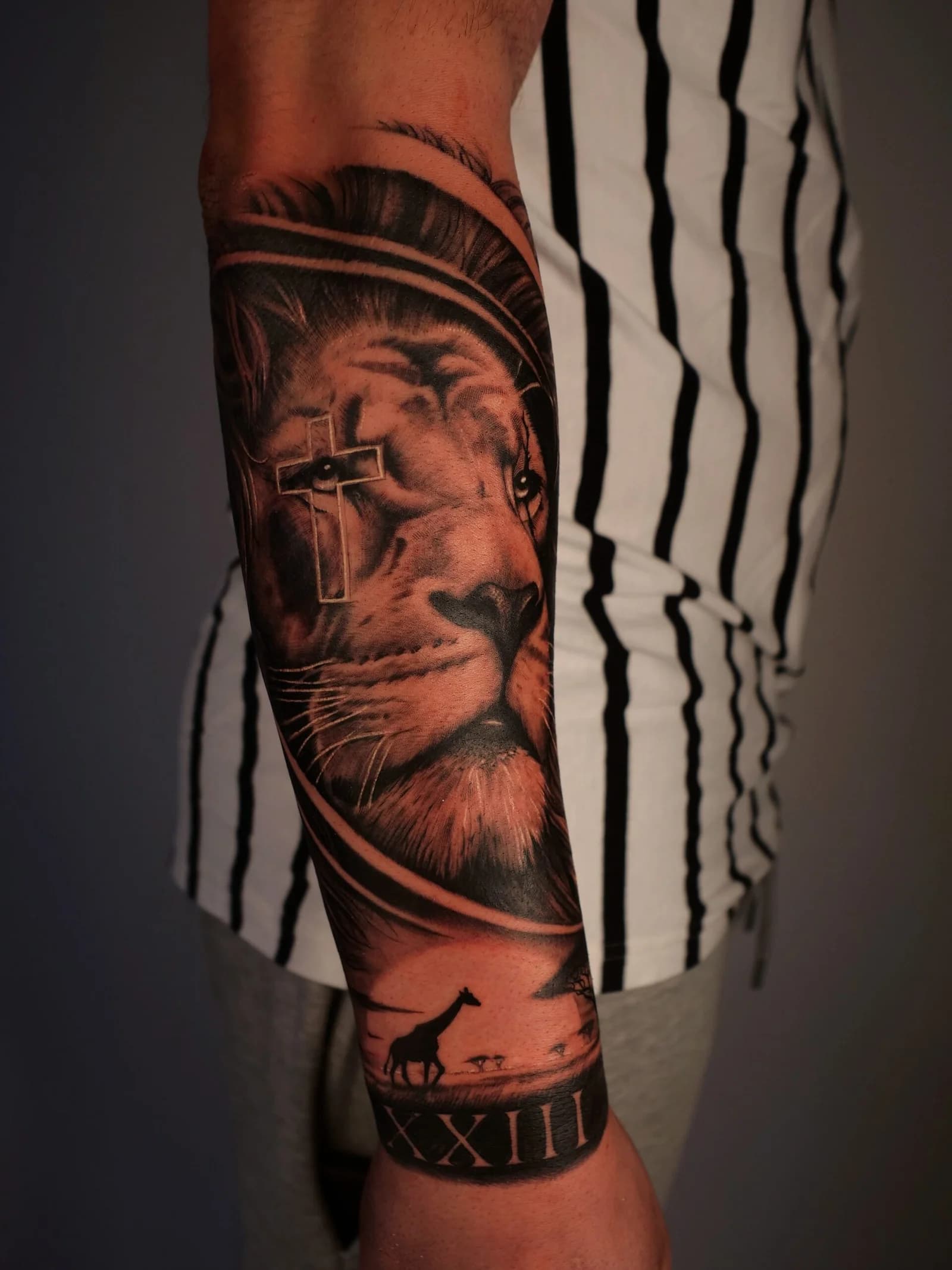 Tatto Lion Croix