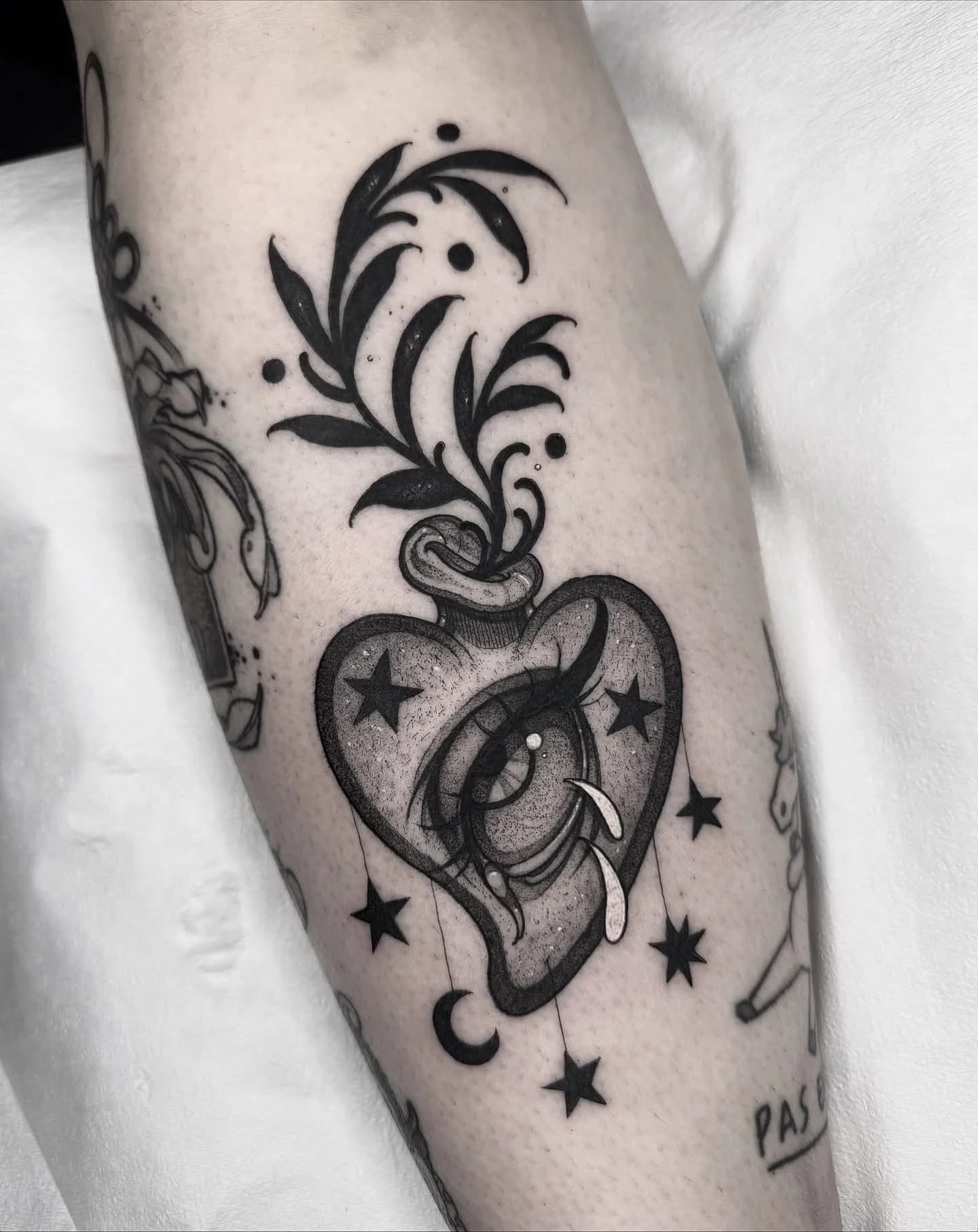 Tatto Oeil Coeur Plante