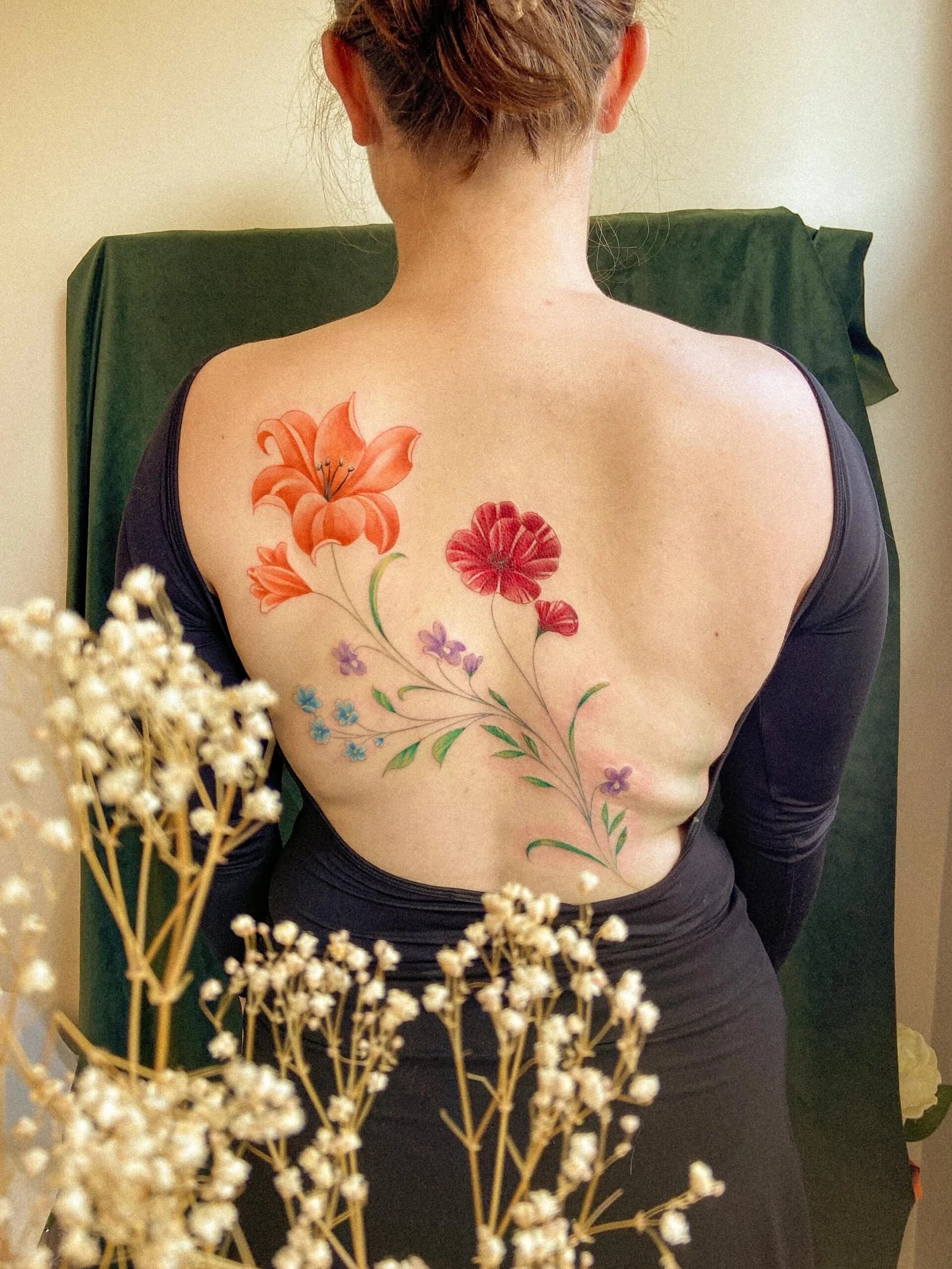 tattoo fleur couleur dos