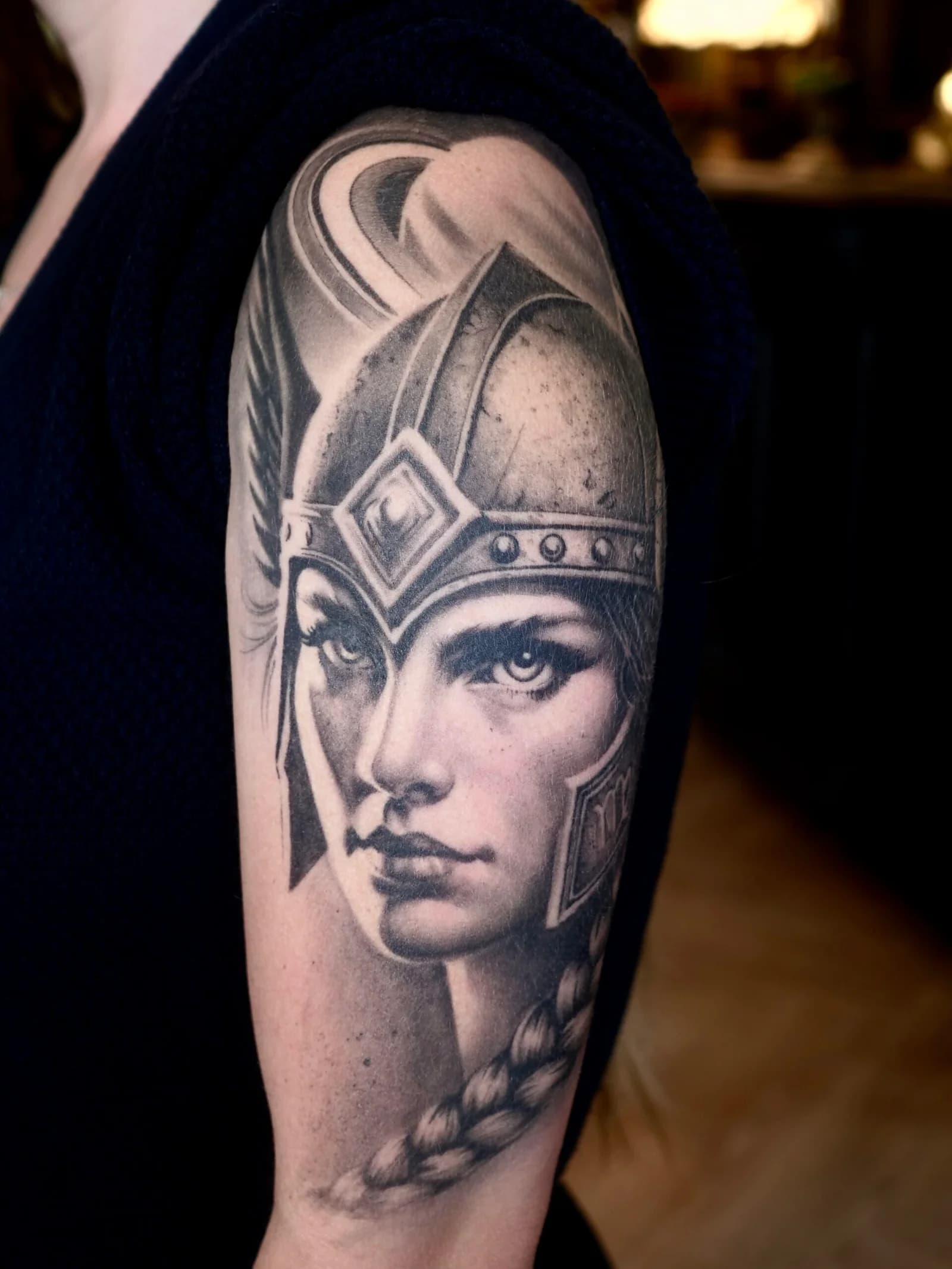 tattoo visage femme valkyrie realiste